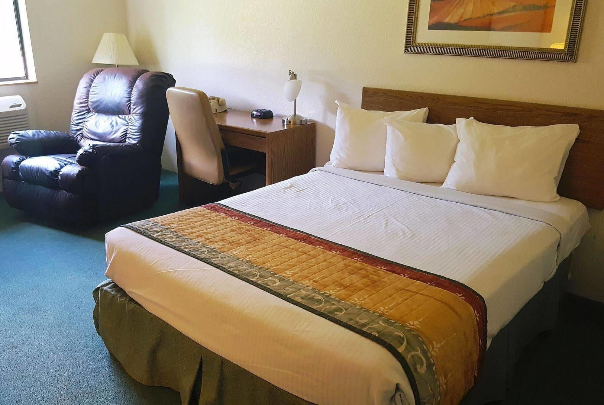 Americas Best Value Inn & Suites Cassville Roaring River Eksteriør bilde